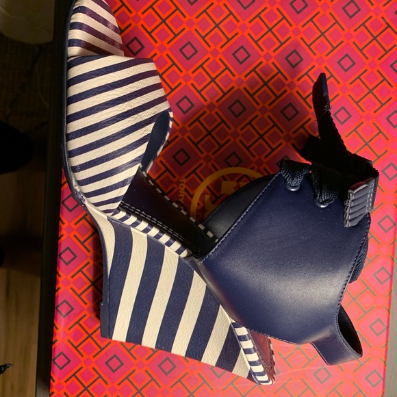 Maritime Wedge by Tory Burch - Picture 4 of 9